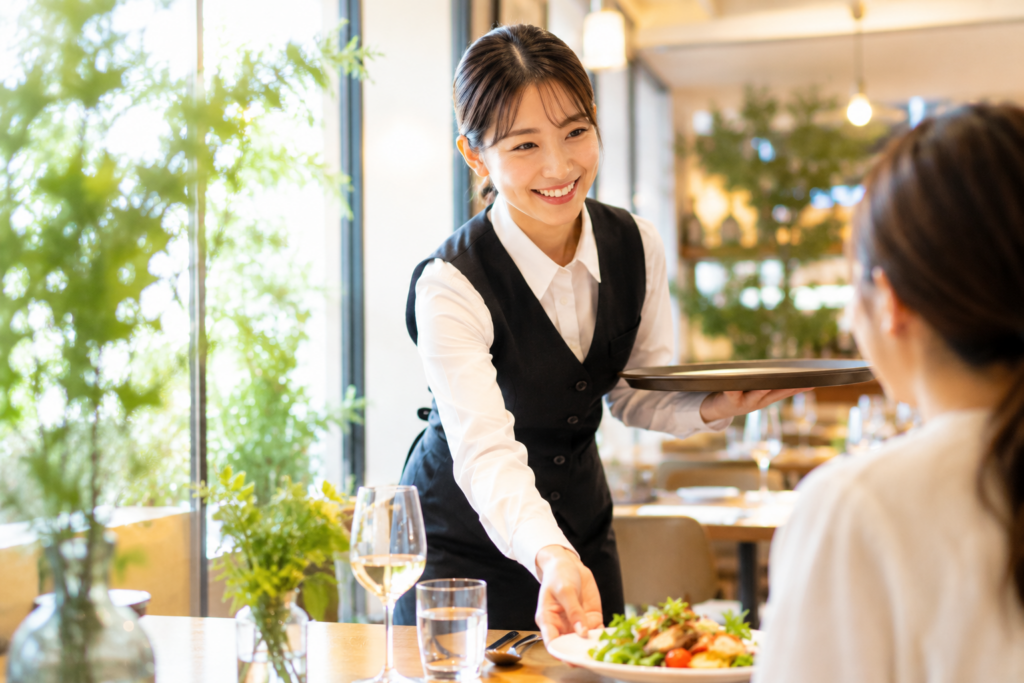 胎内市｜レストランサービス【派遣】　土日限定♪レストランスタッフ　スマホ注文だから覚えやすい！