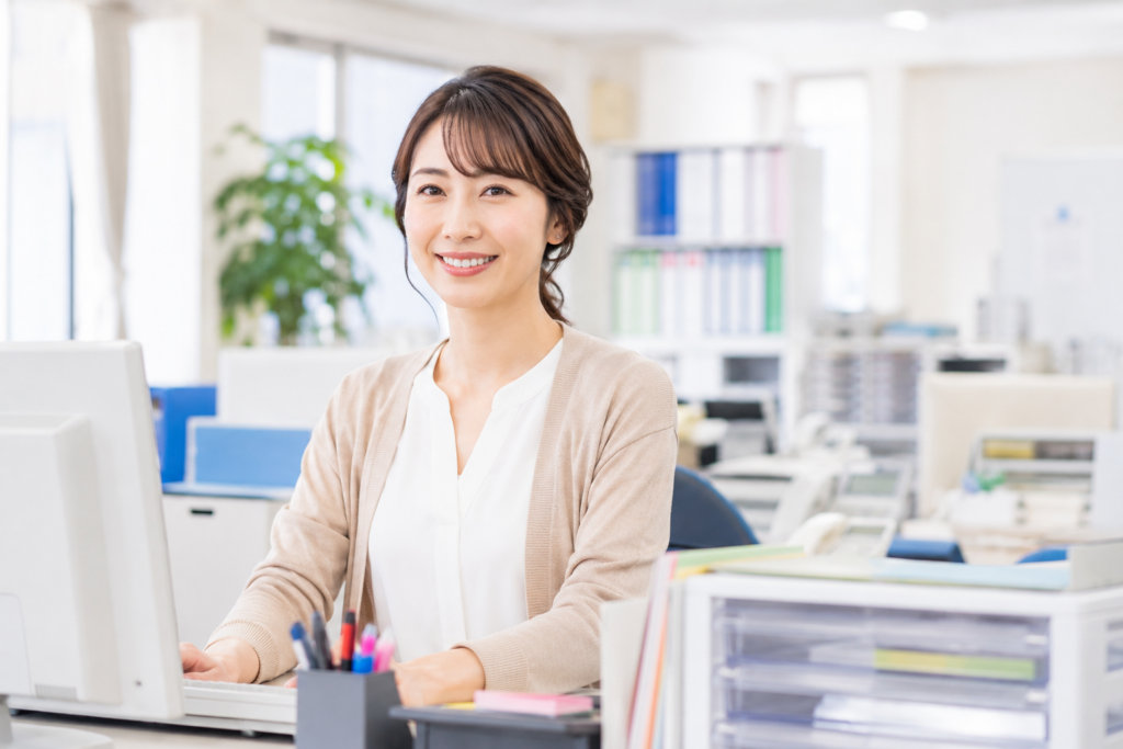 新潟市中央区｜学校事務(夜間)【派遣】　時給1,300円！午後から勤務♪未経験OKの学校事務です！